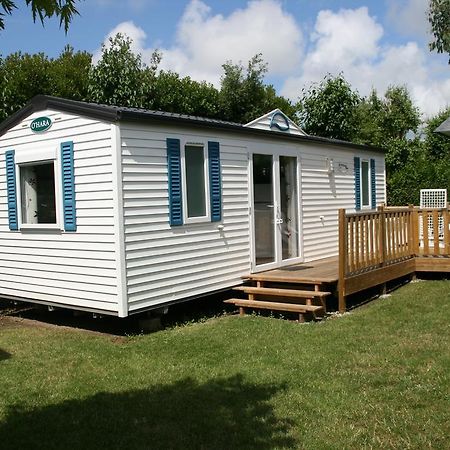 Готель Camping De La Baie Ла-Триніте-сюр-Мер Екстер'єр фото
