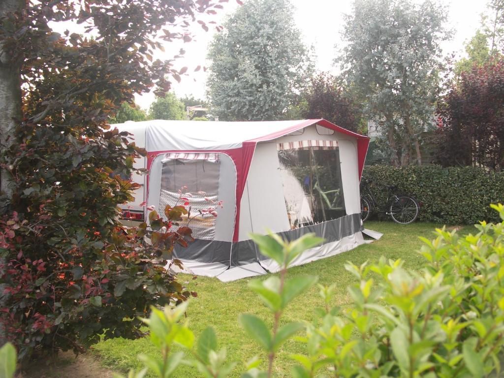 Готель Camping De La Baie Ла-Триніте-сюр-Мер Екстер'єр фото