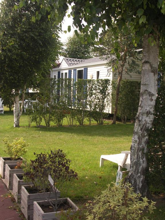Готель Camping De La Baie Ла-Триніте-сюр-Мер Екстер'єр фото